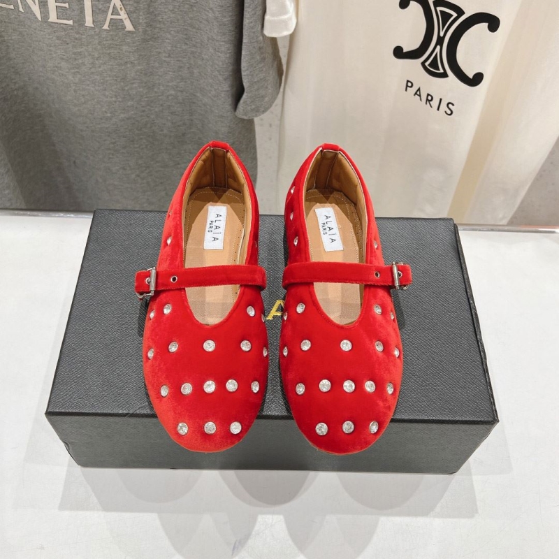 Other flat shoes